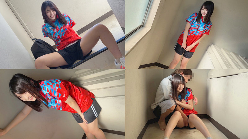 制服姿の菜月ひかるが階段で手マンされ濡れ濡れになる中出しシーン
