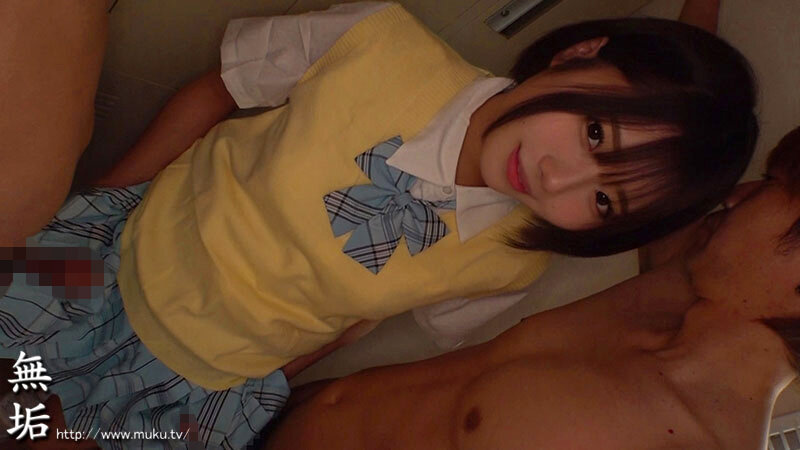 スレンダーな制服少女を、ただ欲望のままに汚したい。 制服フェティシズム（MUKD-579） 無料サンプル画像(10) 【JK特化AV動画レビューまとめ｜JKキング】