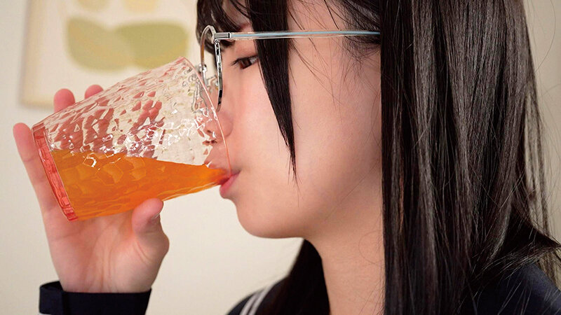 年齢の割に体の発育が遅い女子校生が未知の快楽に全身を震わせてアクメする媚薬漬け成長促進 南日菜乃 無料サンプル画像(4) 【JK特化AV動画レビューまとめ｜JKキング】